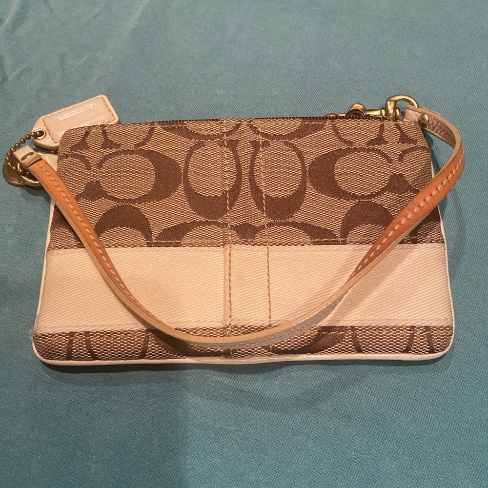 Coach Wristlet EUC